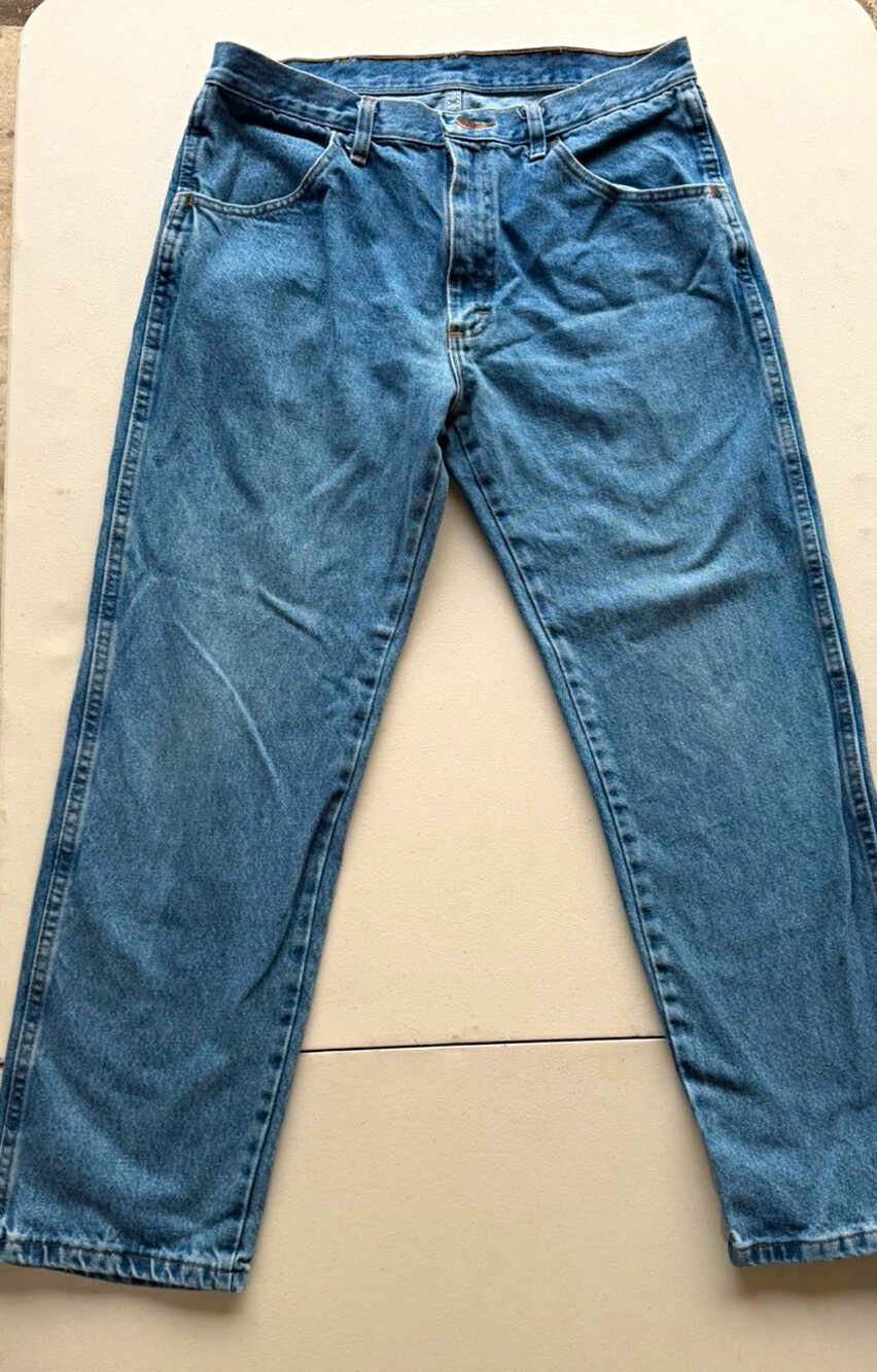 Rustler Men’s Regular Fit Straight Leg Blue Medium Wash Denim Jeans Mid Rise